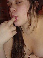 Photo 4, Kelly Is A Lying