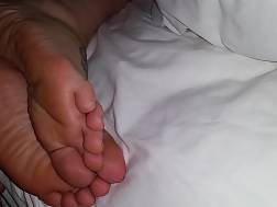 3 min - Cumming feet