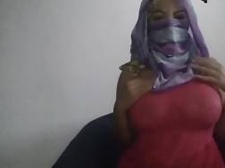 5 min - Milf wanks squirting cunt
