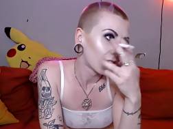 4 min - Shaved camgirl smokes cumming
