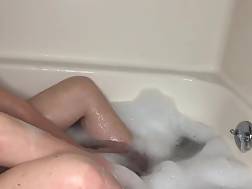 11 min - Bath legs asmr