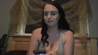 girl fucks herself live