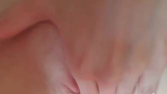 amateur babe closeup masturbation
