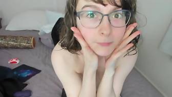 cam girlie wears fishnet