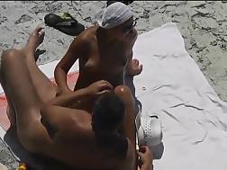 15 min - Handjob jizzes beach