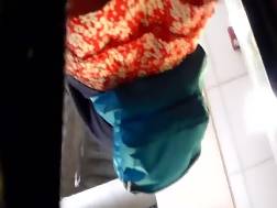 2 min - Oriental student