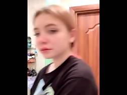 7 min - College live exposing hooters