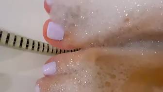 bathroom masturbation wet orgasm