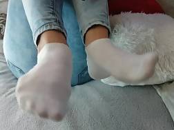 3 min - Socks feet