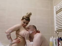 11 min - Bath lick pussy play