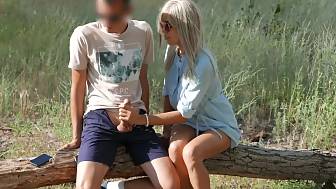 blonde gf risky public