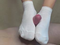 9 min - White socks footjob