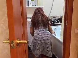 11 min - Housewife anal penetrated bathroom