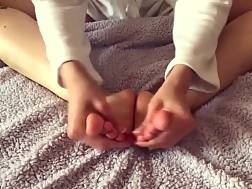 7 min - Close slender feet massage