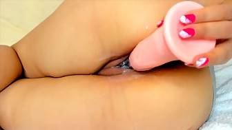 big dildo penetrating snatch