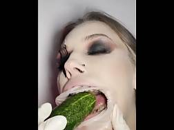 4 min - Cucumber licking mouth