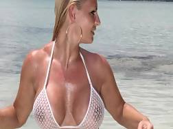 Hot Fucking On Beach - Free Hot Sex Beach Porn Videos