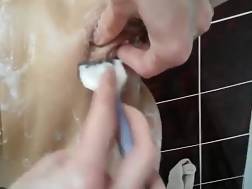 5 min - Shaving pussy