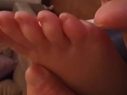 6 min - Long toes