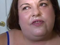 19 min - Plump vagina stretched