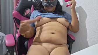 blackhaired masturbates live chat